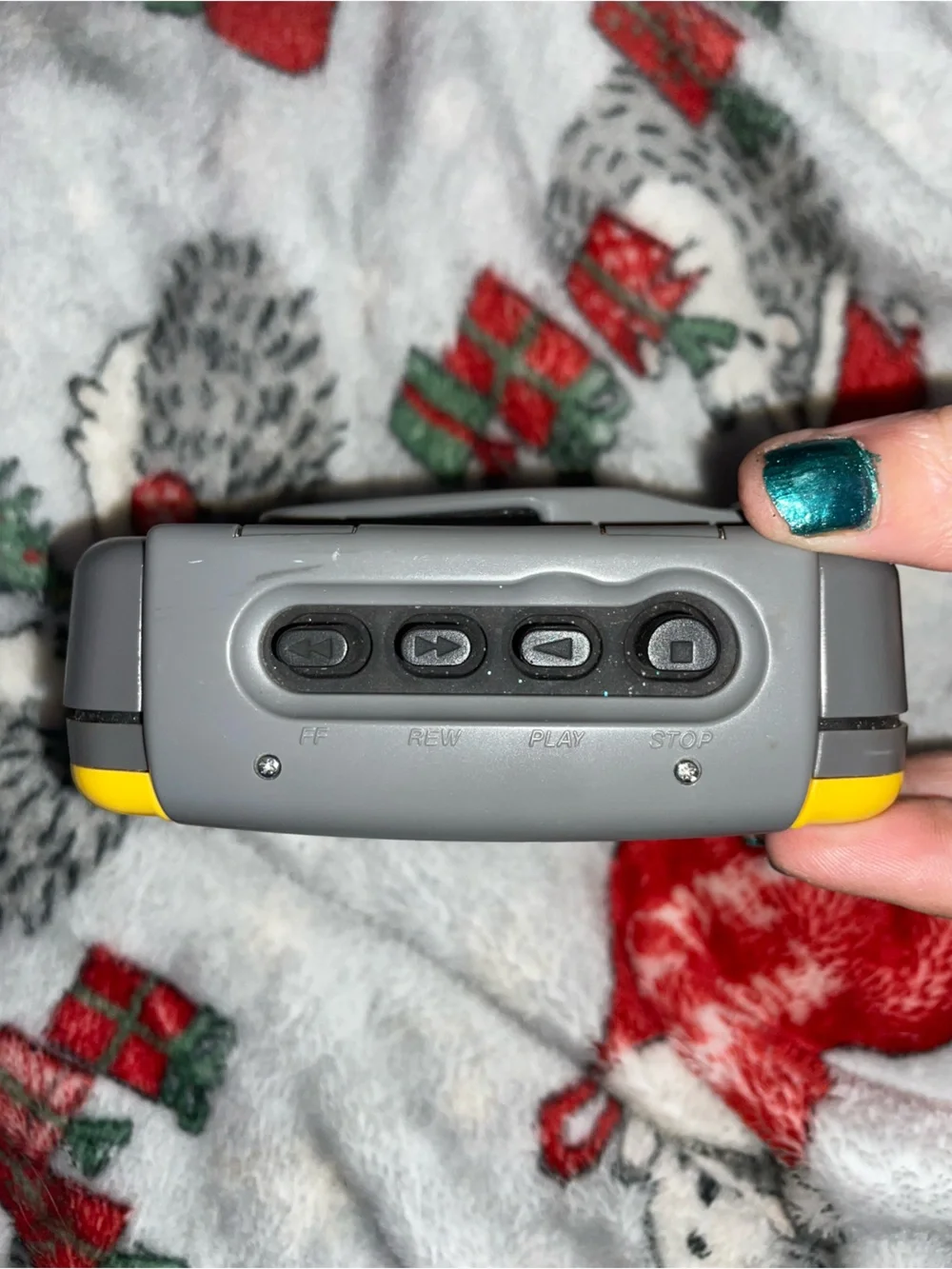 SONY SPORTS WALKMAN WM-FS191 YELLOW AM/FM PORTABLE CASSETTE PLAYER